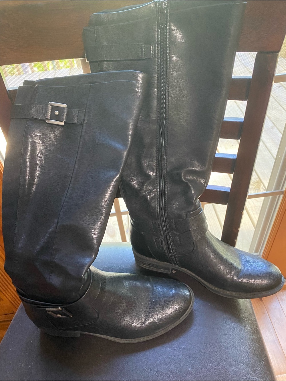 Bear traps Classic Black Leather Knee-High Riding Boots wide calf
Like new